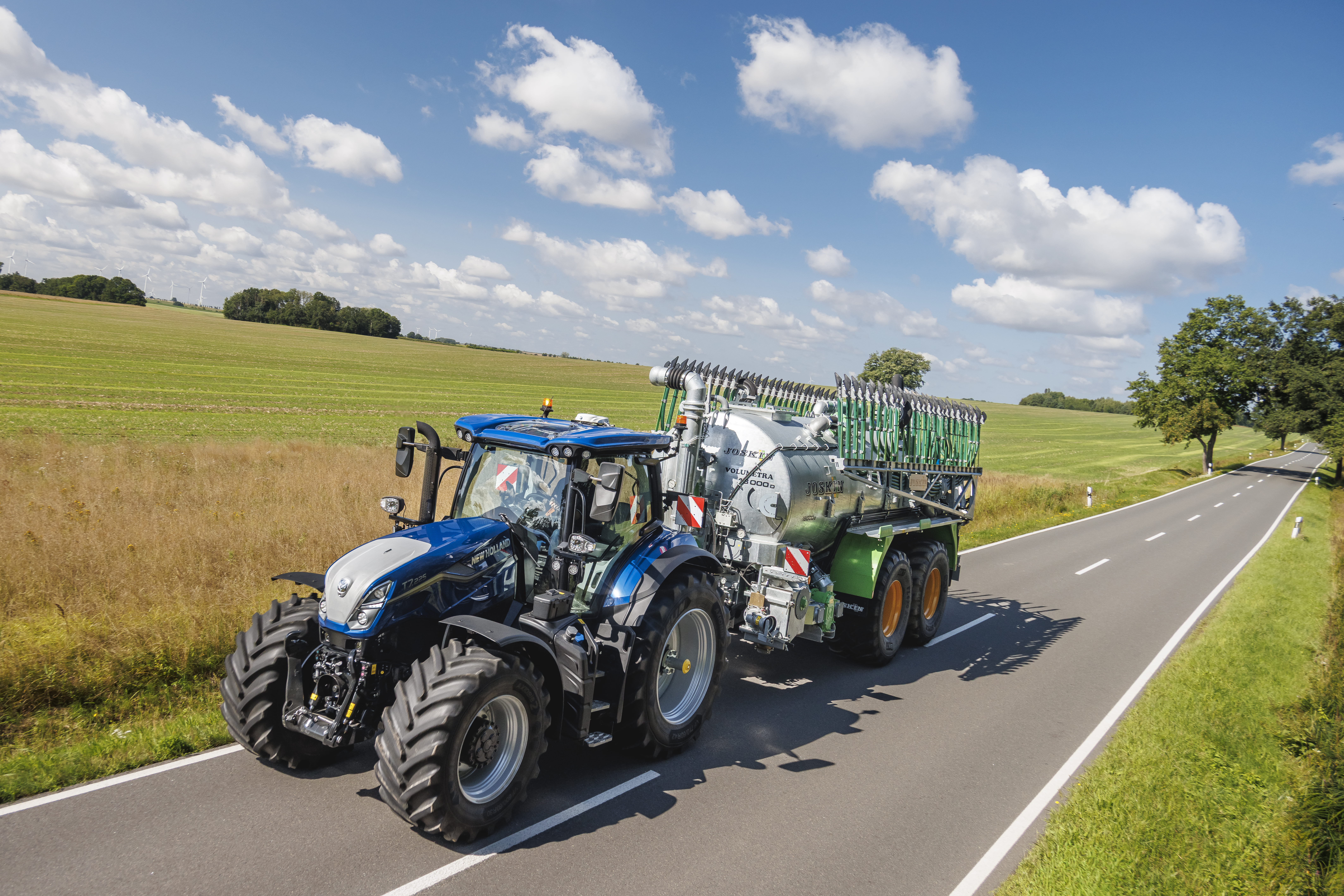 New-Holland-T7-Standard-Wheelbase_3_702195-(1).jpg
